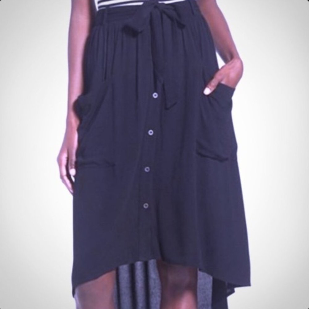 [Lush] High Low Buttoned Black Skirt